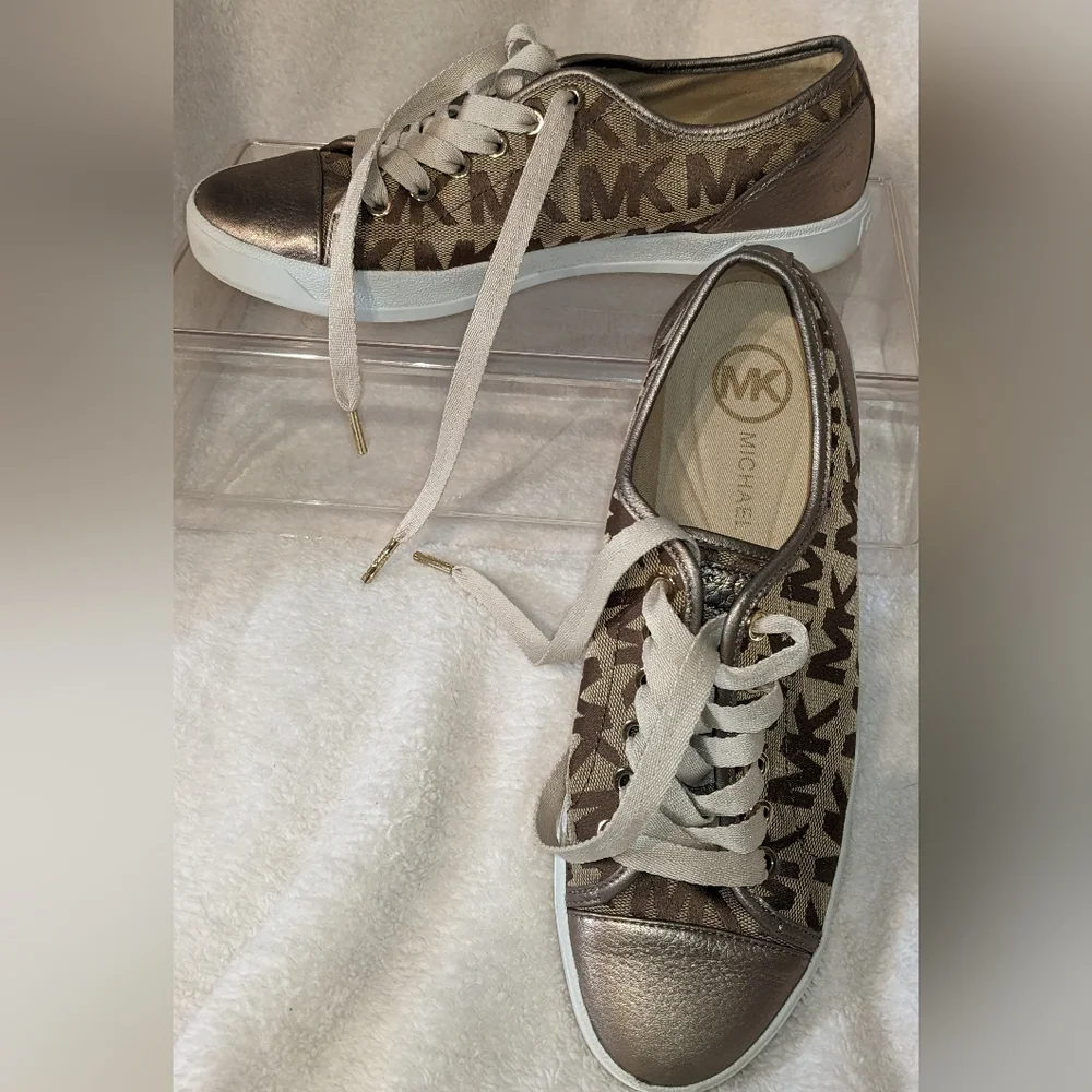 Michael Kors Tennis Lace Up Shoes Monogram City‎ Sneakers Size 7.5